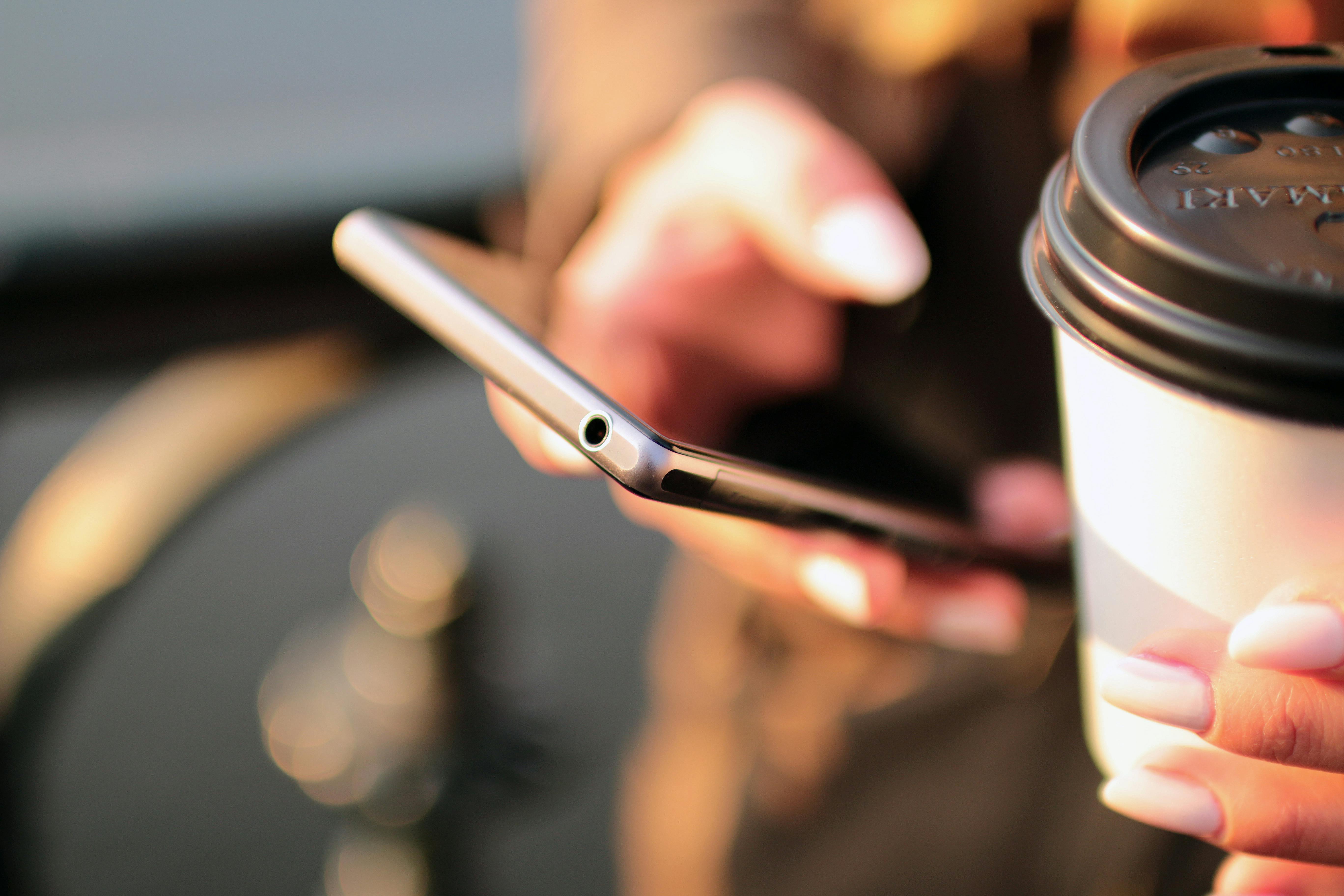 Community social media marketing on mobile